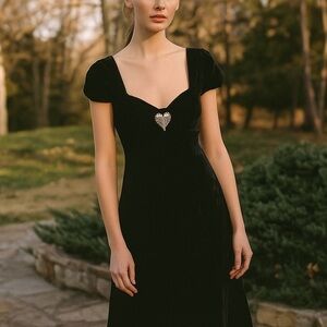 Nanette Lepore Silk Blend Black Velvet  Rhinestone Heart Dress Womens 0